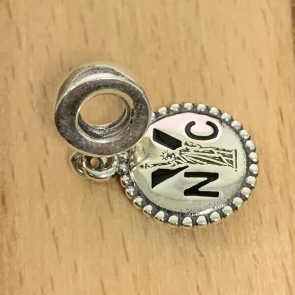 Pandora NYC New York City w/Lady Liberty Exclusive Charm, S925 Silver Bracelets - Picture 3 of 4